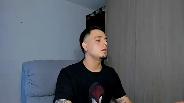 Snapshot of alejandro_calderon1 chatting on 20, 3, 2025 alejandro calderon1 online show from 20, 3, 2025