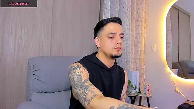 Snapshot of alejandro_calderon1 chatting on 28, 9, 2025 alejandro calderon1 online show from 28, 9, 2025
