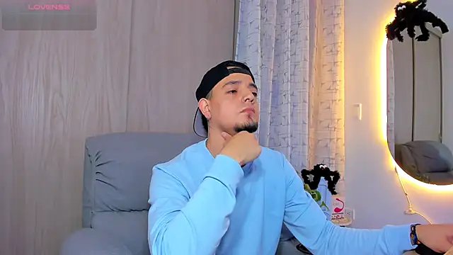 Snapshot of alejandro_calderon1 chatting on 15, 10, 2025 alejandro calderon1 online show from 15, 10, 2025