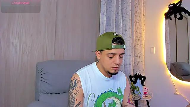 Snapshot of alejandro_calderon1 chatting on 17, 10, 2025 alejandro calderon1 online show from 17, 10, 2025