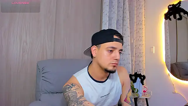 Snapshot of alejandro_calderon1 chatting on 19, 10, 2025 alejandro calderon1 online show from 19, 10, 2025