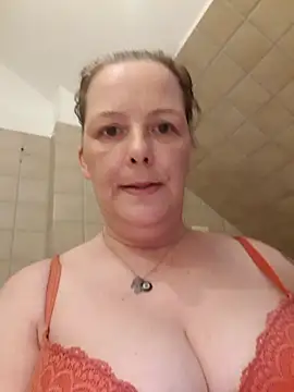 Snapshot of saharaheiss chatting on 5, 12, 2024 saharaheiss online show from 5, 12, 2024