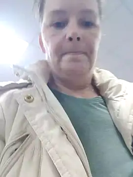 Snapshot of saharaheiss chatting on 20, 12, 2024 saharaheiss online show from 20, 12, 2024