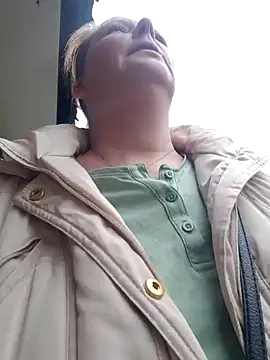 Snapshot of saharaheiss chatting on 12, 1, 2025 saharaheiss online show from 12, 1, 2025