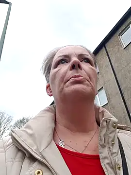 Snapshot of saharaheiss chatting on 28, 2, 2025 saharaheiss online show from 28, 2, 2025