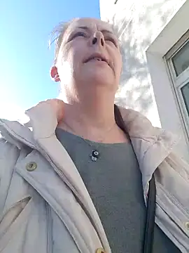 Snapshot of saharaheiss chatting on 3, 3, 2025 saharaheiss online show from 3, 3, 2025