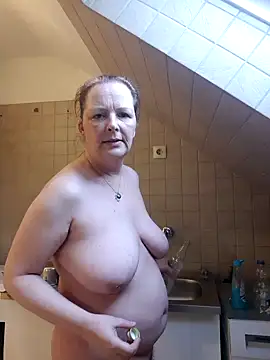 Snapshot of saharaheiss chatting on 12, 3, 2025 saharaheiss online show from 12, 3, 2025