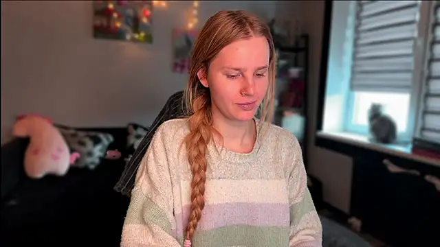 Chanel Gill online show from 21, 12, 2025