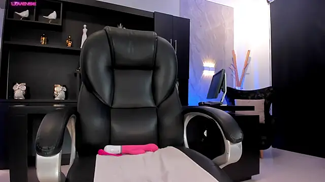 Snapshot of JennaOlsonX chatting on 18, 1, 2025 JennaOlsonX online show from 18, 1, 2025