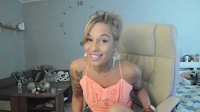 Snapshot of Orchideaxx chatting on 2, 3, 2025 Orchideaxx online show from 2, 3, 2025