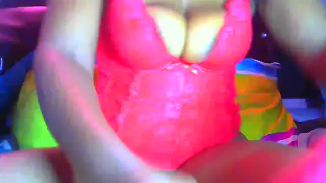 Queenofthenightx online show from 6, 2, 2026