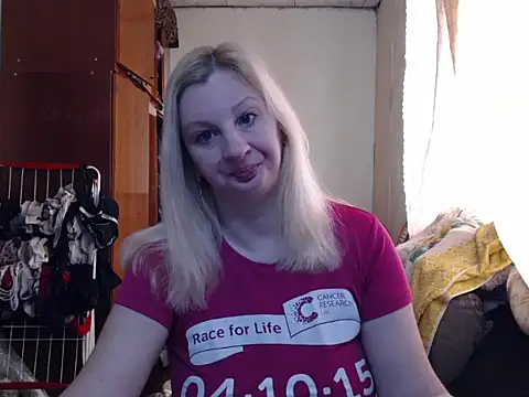 Snapshot of BustyBlond chatting on 10, 2, 2025 BustyBlond online show from 10, 2, 2025