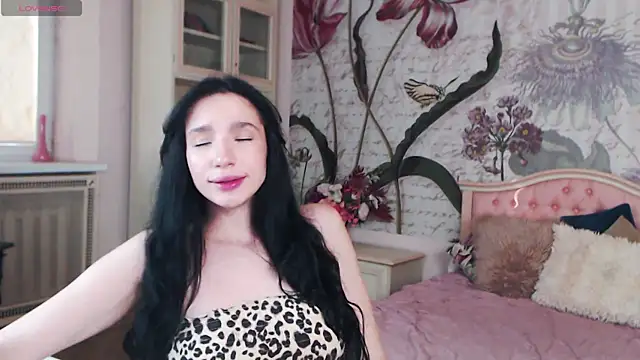Snapshot of AliciaBow chatting on 23, 10, 2025 AliciaBow online show from 23, 10, 2025