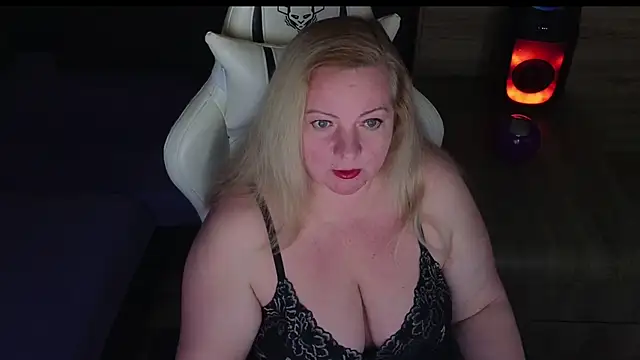 Snapshot of MolligSpielle chatting on 30, 4, 2026 MolligSpielle online show from 30, 4, 2026