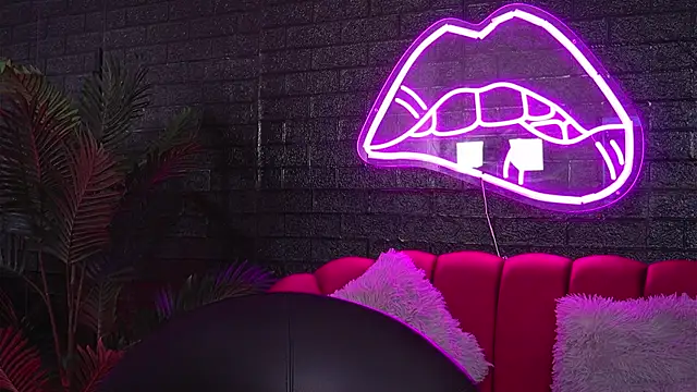 Snapshot of ScarlettQuate chatting on 10, 12, 2024 ScarlettQuate online show from 10, 12, 2024