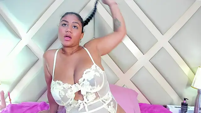 Snapshot of SSCARLETH_ chatting on 5, 3, 2025 SSCARLETH  online show from 5, 3, 2025