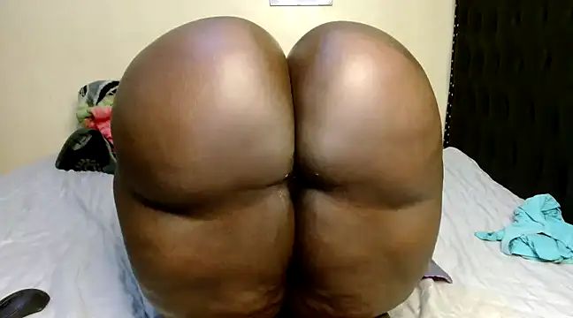 Snapshot of Toomuchbooty33 chatting on 3, 12, 2024 Toomuchbooty33 online show from 3, 12, 2024