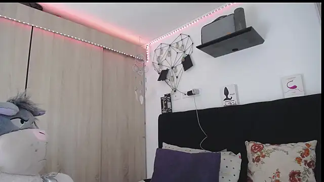 Santiago kiler online show from 4, 3, 2026