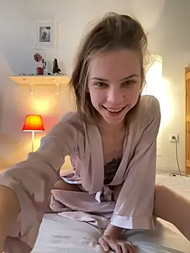 Snapshot of LeyaJohnson chatting on 15, 12, 2024 LeyaJohnson online show from 15, 12, 2024