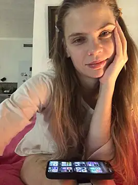 Snapshot of LeyaJohnson chatting on 20, 12, 2024 LeyaJohnson online show from 20, 12, 2024