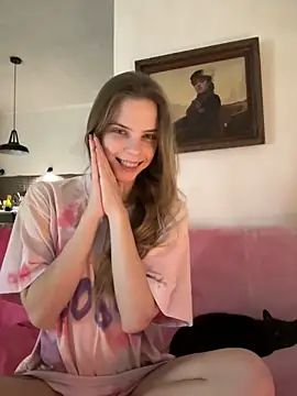 Snapshot of LeyaJohnson chatting on 4, 1, 2025 LeyaJohnson online show from 4, 1, 2025