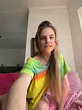 Snapshot of LeyaJohnson chatting on 10, 1, 2025 LeyaJohnson online show from 10, 1, 2025