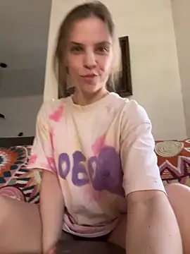 LeyaJohnson online show from 26, 3, 2026