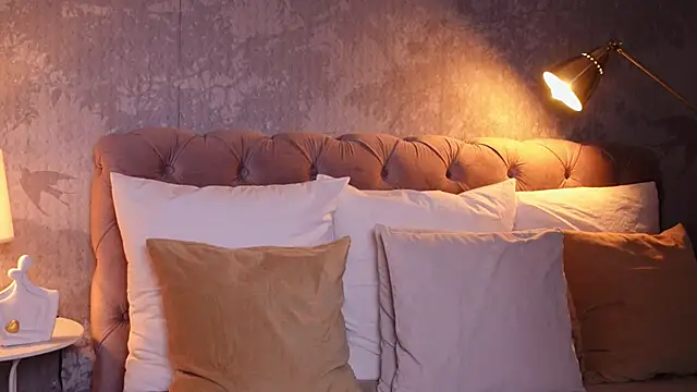 AngelaFay online show from 17, 3, 2025