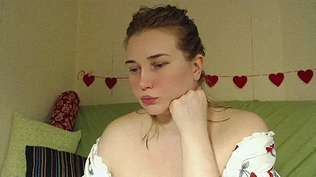 mmmPinUpGirl online show from 28, 2, 2026