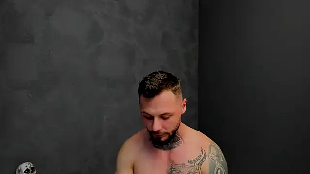 Snapshot of BrianHunts chatting on 4, 1, 2025 BrianHunts online show from 4, 1, 2025