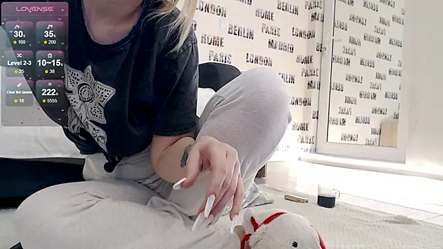 sweetdaiana23 online show from 15, 2, 2025