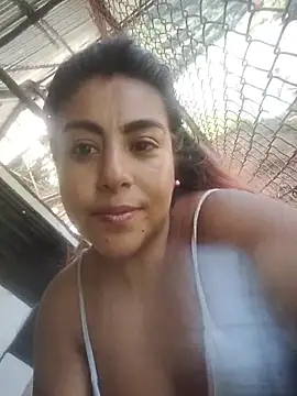 Snapshot of gatuwildhott chatting on 17, 10, 2025 gatuwildhott online show from 17, 10, 2025