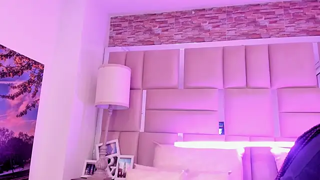 ShaniaBrownn online show from 22, 5, 2026