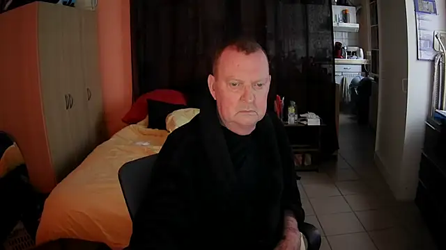 Snapshot of passifsoumis1963 chatting on 11, 11, 2025 passifsoumis1963 online show from 11, 11, 2025