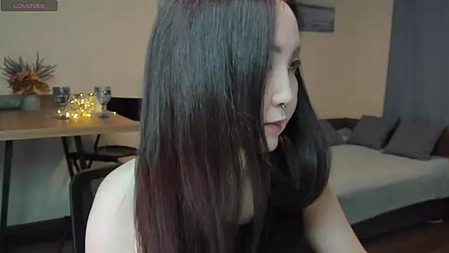 AvroraSakura online show from 2, 2, 2025