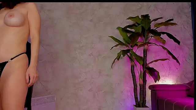 Snapshot of Emma7 chatting on 17, 2, 2025 Emma7 online show from 17, 2, 2025