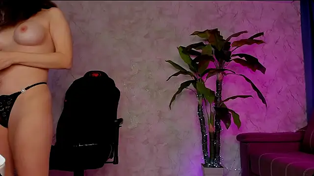 Snapshot of Emma7 chatting on 26, 2, 2025 Emma7 online show from 26, 2, 2025