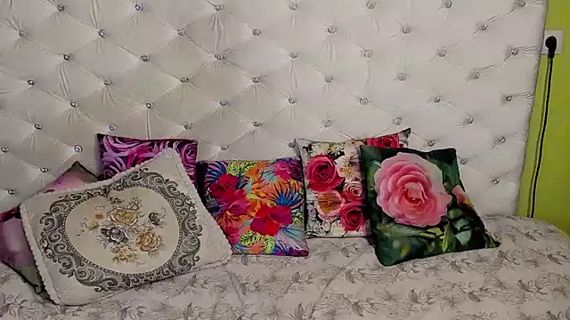 DoraMay online show from 7, 11, 2025