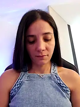 Snapshot of miaeyes chatting on 31, 12, 2024 miaeyes online show from 31, 12, 2024