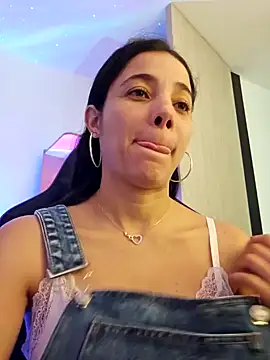 Snapshot of miaeyes chatting on 4, 1, 2025 miaeyes online show from 4, 1, 2025