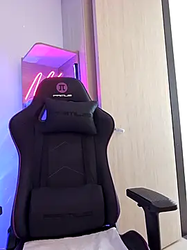 Snapshot of miaeyes chatting on 15, 1, 2025 miaeyes online show from 15, 1, 2025