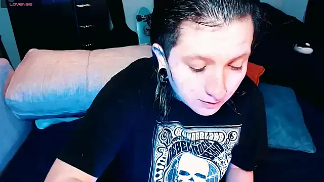 Marieblueeyes online show from 6, 10, 2025