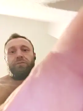 Snapshot of geilehure26 chatting on 3, 11, 2025 geilehure26 online show from 3, 11, 2025