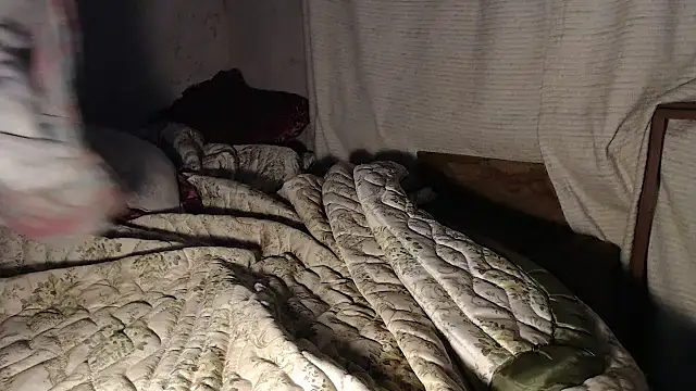 Snapshot of devine_TATAS chatting on 13, 9, 2025 devine TATAS online show from 13, 9, 2025