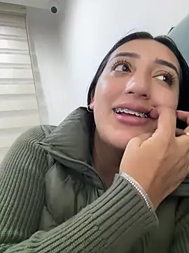 Snapshot of Hannahoff chatting on 8, 2, 2025 Hannahoff online show from 8, 2, 2025