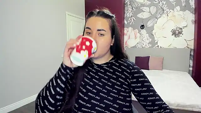 Roxie Bradley online show from 22, 10, 2025