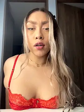 Im sophiie online show from 8, 2, 2026