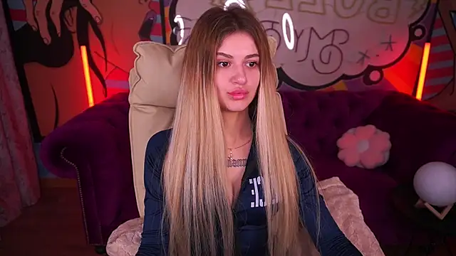 Snapshot of Lili_Danger chatting on 10, 12, 2024 Lili Danger online show from 10, 12, 2024