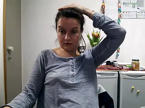 LoveNBloom online show from 20, 2, 2025