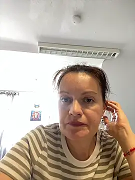 LoveNBloom online show from 2, 6, 2026